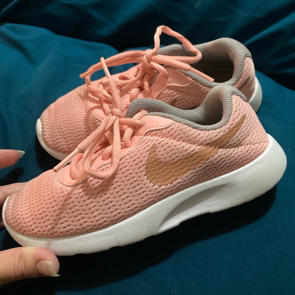 Nike big girls size 13.5 C shoes